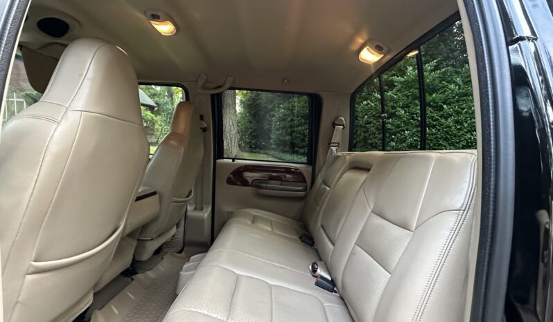 								2001 Ford F-550 Super Duty Lariat full									