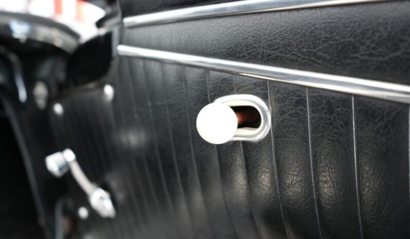 
								1962 Chevrolet Corvette 4-Speed full									