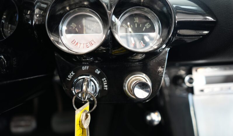 
								1962 Chevrolet Corvette 4-Speed full									