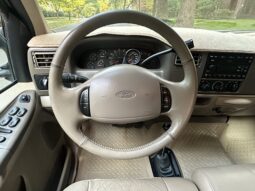 										2001 Ford F-550 Super Duty Lariat full									