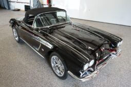 1962 Chevrolet Corvette 4-Speed 2