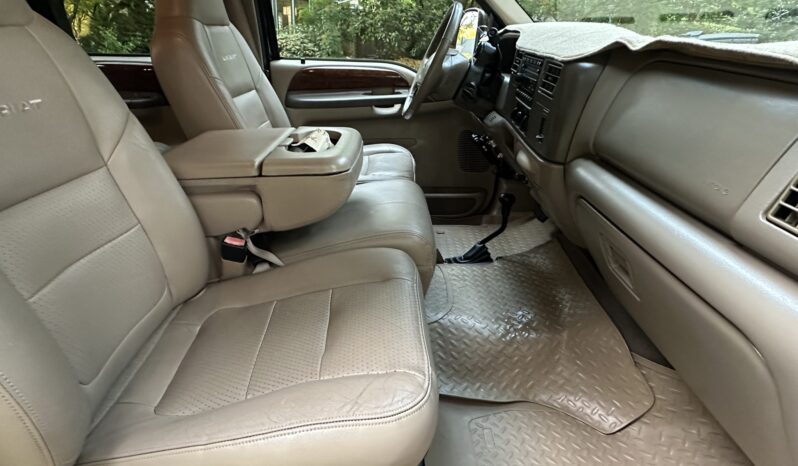 								2001 Ford F-550 Super Duty Lariat full									