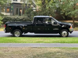 										2001 Ford F-550 Super Duty Lariat full									
