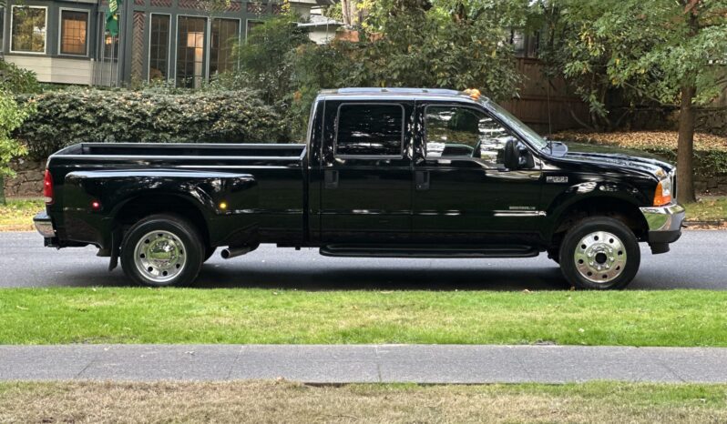 								2001 Ford F-550 Super Duty Lariat full									