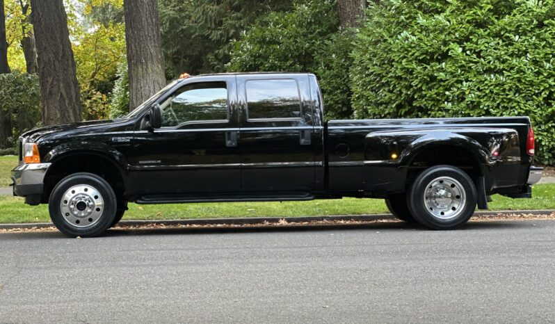 								2001 Ford F-550 Super Duty Lariat full									