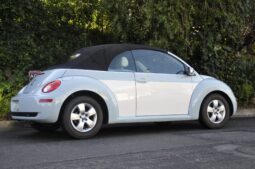 
										2010 Volkswagen New Beetle Final Edition Convertible full									