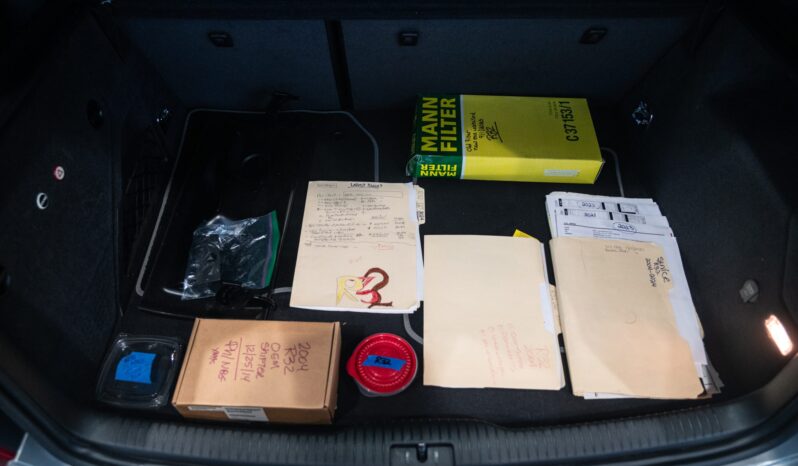 
								2004 Volkswagen R32 full									