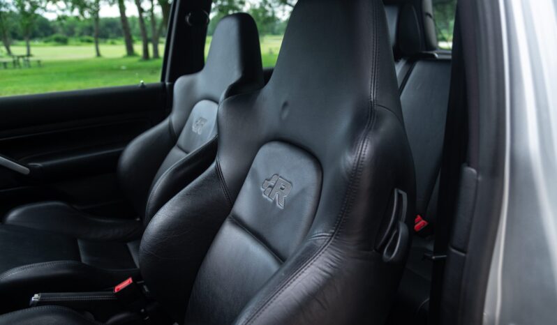 
								2004 Volkswagen R32 full									