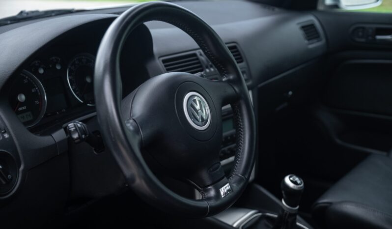 
								2004 Volkswagen R32 full									