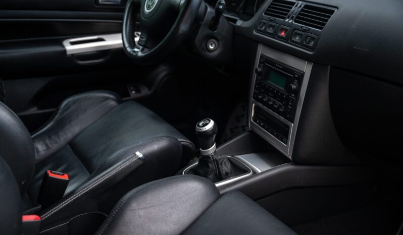 
								2004 Volkswagen R32 full									