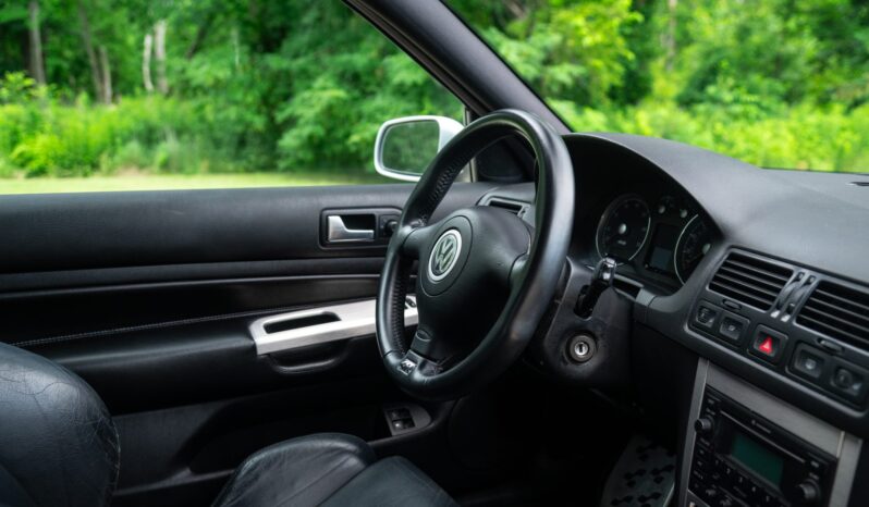 
								2004 Volkswagen R32 full									