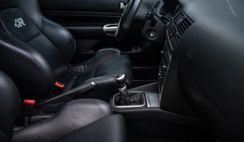 
								2004 Volkswagen R32 full									