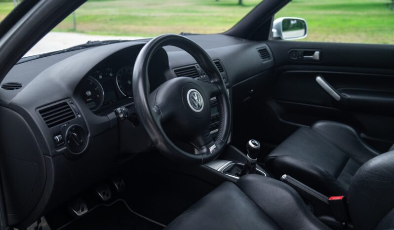 
								2004 Volkswagen R32 full									