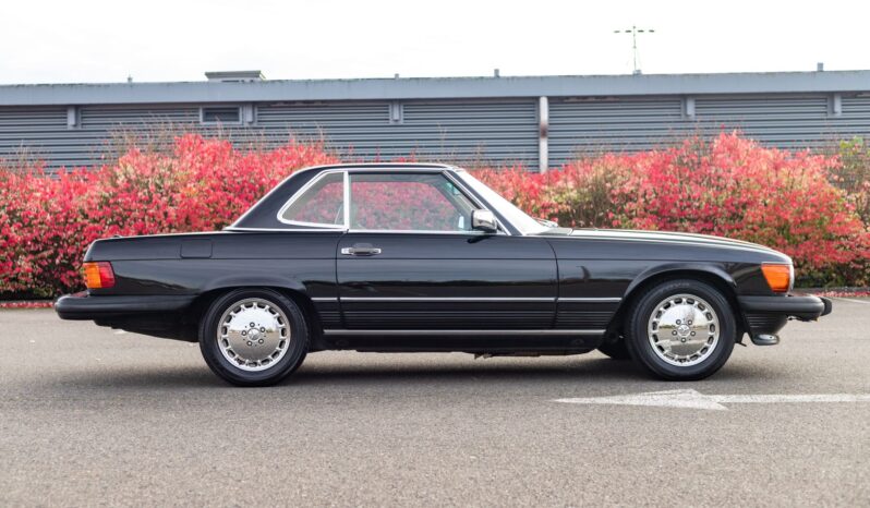
								1989 Mercedes-Benz 560SL full									