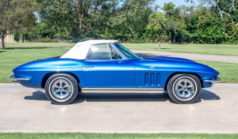 
								1965 Chevrolet Corvette Convertible 4-Speed full									