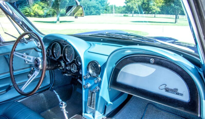 
								1965 Chevrolet Corvette Convertible 4-Speed full									