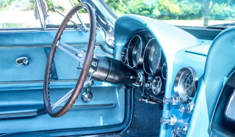 
								1965 Chevrolet Corvette Convertible 4-Speed full									