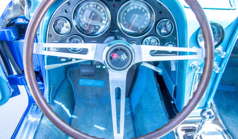 
								1965 Chevrolet Corvette Convertible 4-Speed full									