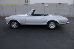 										1967 Mercedes 200-Series full									
