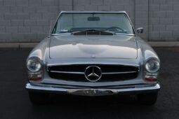 										1967 Mercedes 200-Series full									