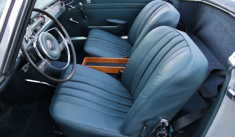 								1967 Mercedes 200-Series full									