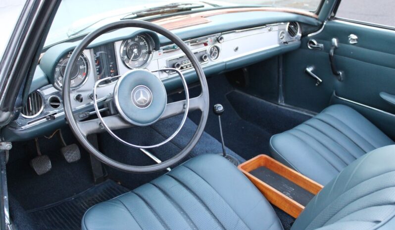 								1967 Mercedes 200-Series full									