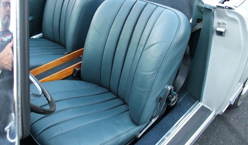 								1967 Mercedes 200-Series full									