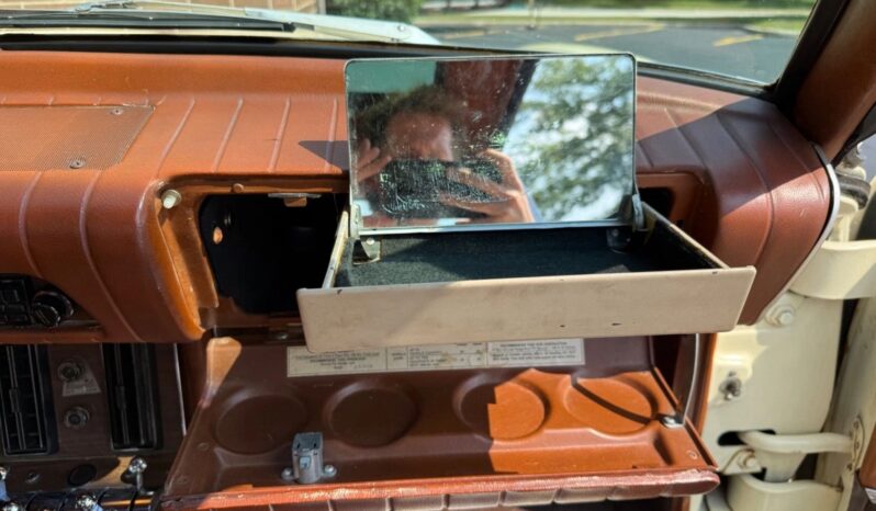 
								1976 Studebaker Avanti II Automatic full									