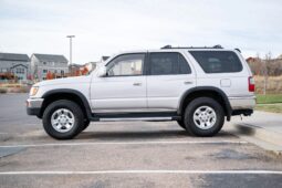 
										1998 Toyota 4Runner SR5 4WD full									