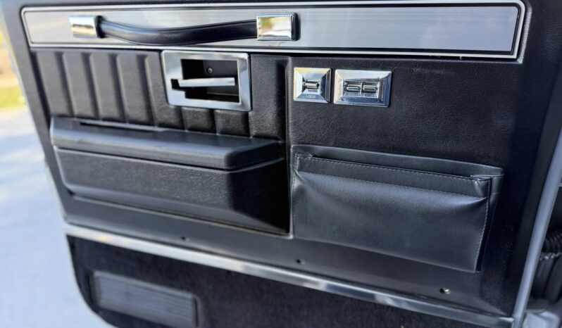 
								1991 Chevrolet K5 Blazer Silverado V1500 full									