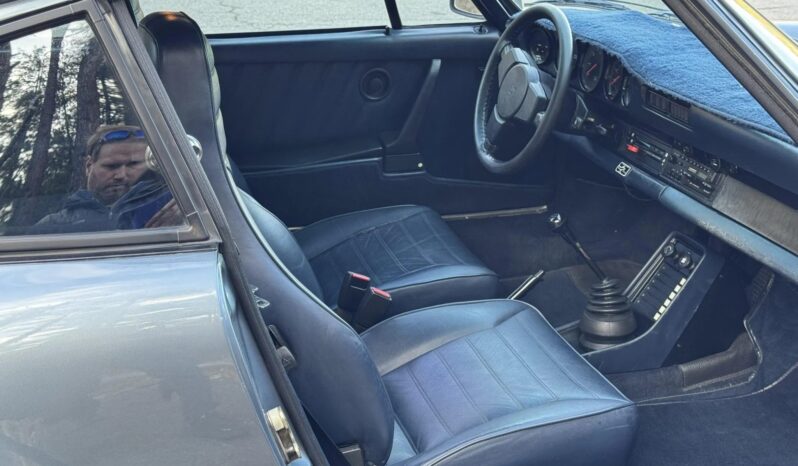 
								1983 Porsche 911SC Coupe full									
