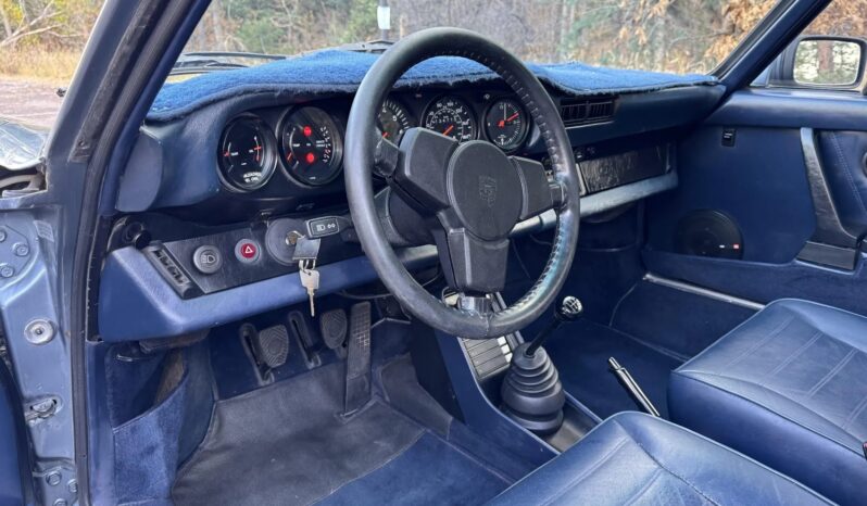 
								1983 Porsche 911SC Coupe full									