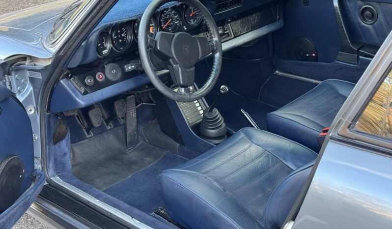 
								1983 Porsche 911SC Coupe full									
