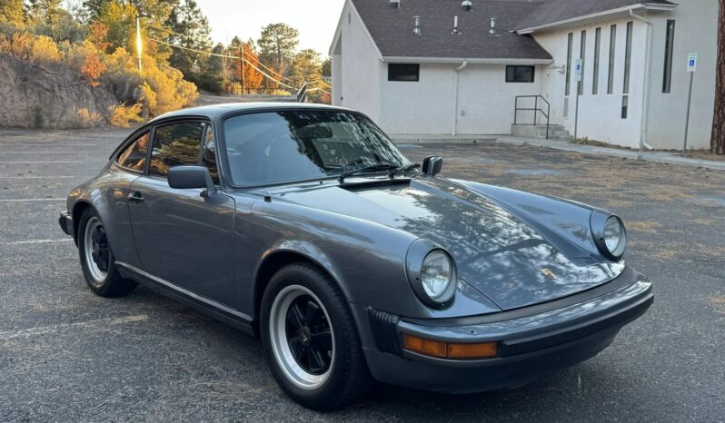 
								1983 Porsche 911SC Coupe full									