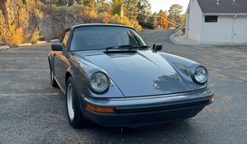 
								1983 Porsche 911SC Coupe full									