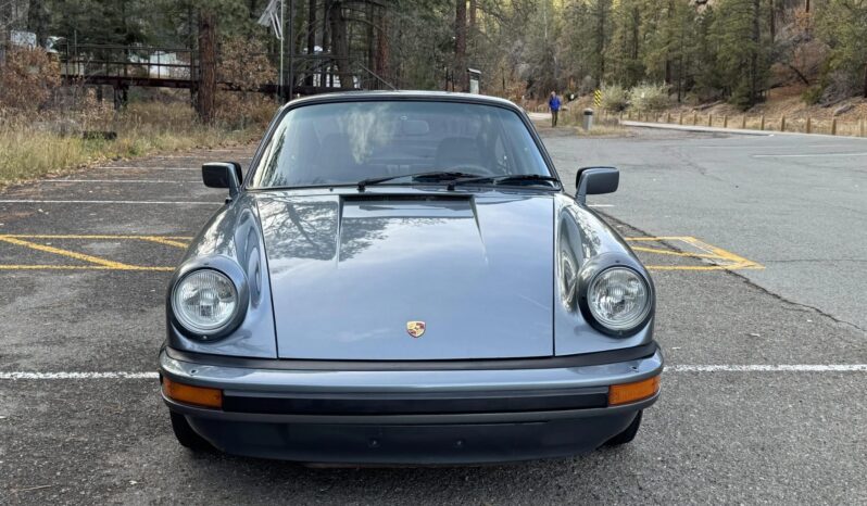 
								1983 Porsche 911SC Coupe full									