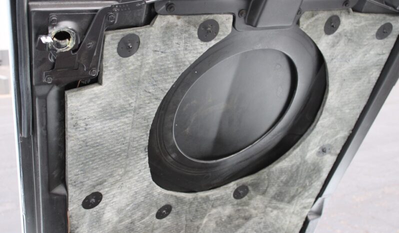 
								1975 Chevrolet Corvette L-48 White full									