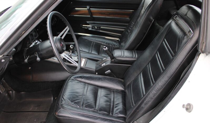 
								1975 Chevrolet Corvette L-48 White full									