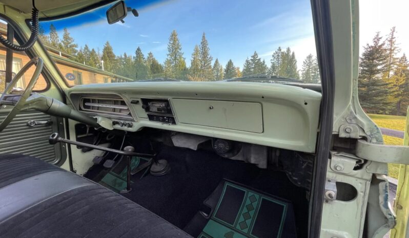 
								1972 Ford F-100 Custom 4×4 4-Speed full									