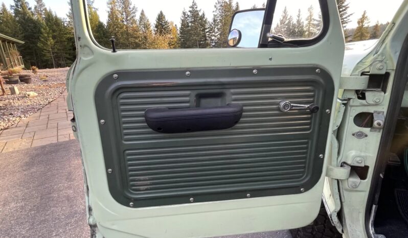 
								1972 Ford F-100 Custom 4×4 4-Speed full									