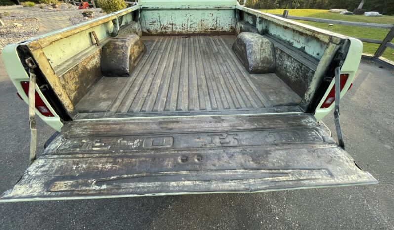 
								1972 Ford F-100 Custom 4×4 4-Speed full									