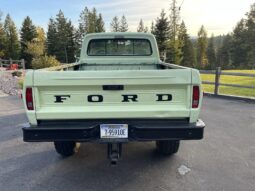 
										1972 Ford F-100 Custom 4×4 4-Speed full									
