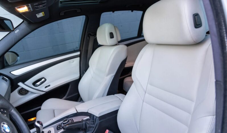 
								2009 BMW M5 Space Gray full									