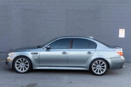 
										2009 BMW M5 Space Gray full									