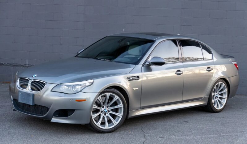 
								2009 BMW M5 Space Gray full									