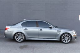 
										2009 BMW M5 Space Gray full									