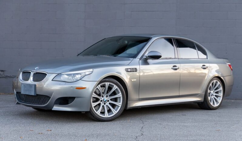 
								2009 BMW M5 Space Gray full									