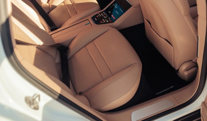 								2022 Porsche Panamera 4S E-Hybrid full									