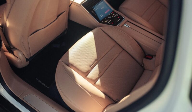 								2022 Porsche Panamera 4S E-Hybrid full									