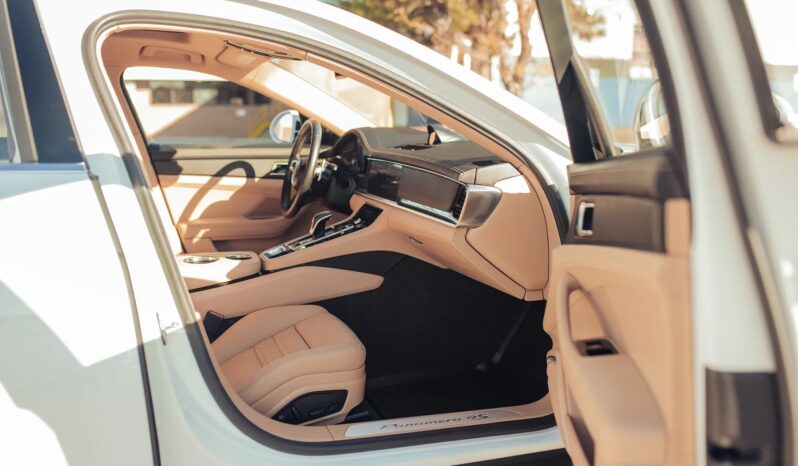 								2022 Porsche Panamera 4S E-Hybrid full									